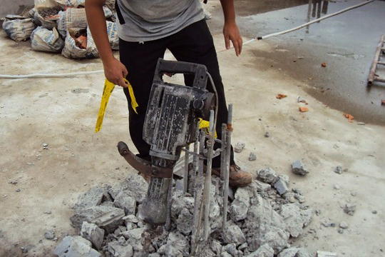 Đục phá bê tông Hà Nội