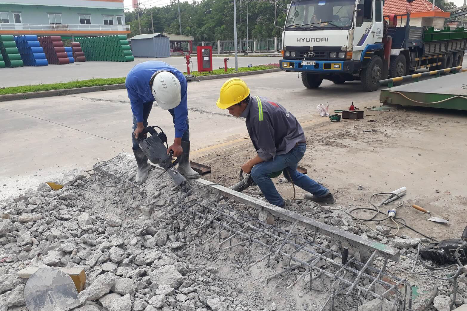 BÁO GIÁ ĐỤC PHÁ BÊ TÔNG